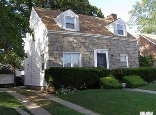 213 Carolina Ave, Hempstead, NY 11550