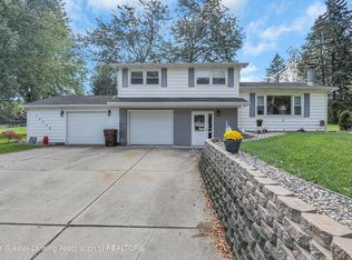 12738 Holly Ln, Dewitt, MI 48820