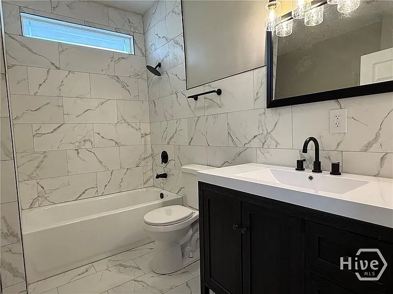 728 W 39th St — Photo 36