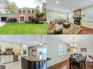 1101 Treeside Ln, Herndon, VA 20170
