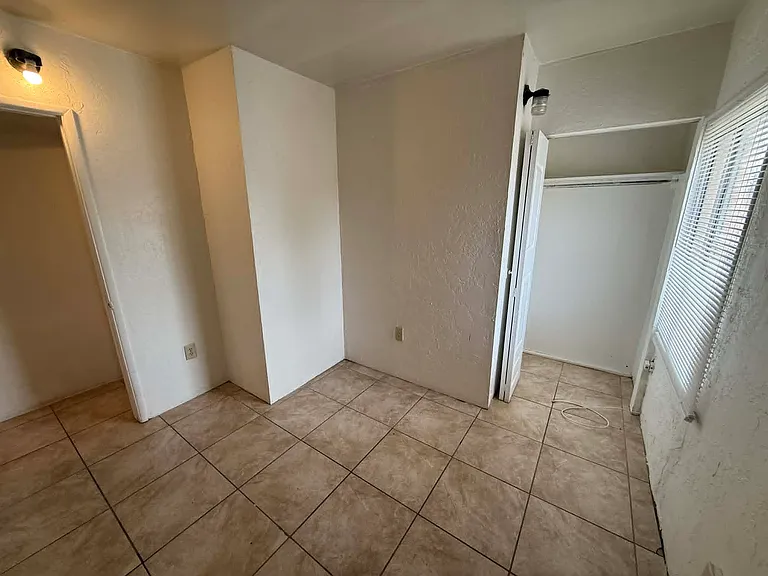 204 E Palmdale St — Photo 11