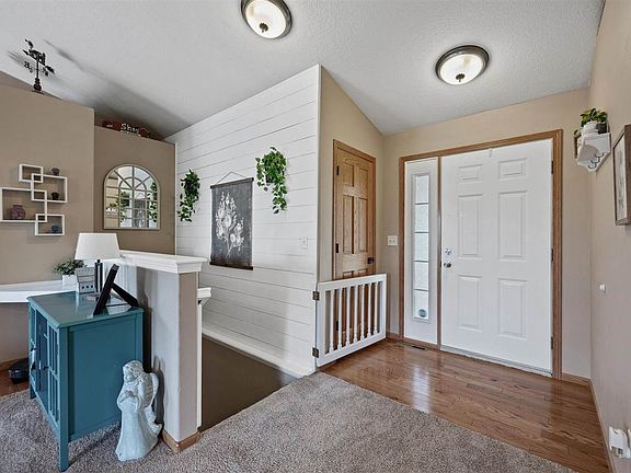 4th image of 70 Cattail Ln