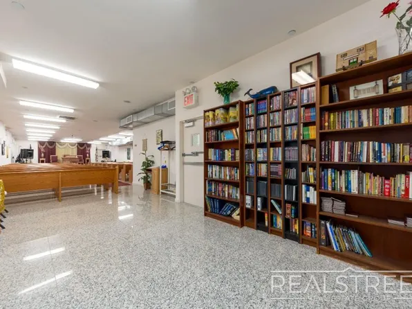 90 Moore Street image 7 of 19