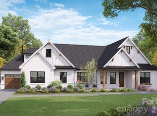 631 Lochaven Rd, Waxhaw, NC 28173