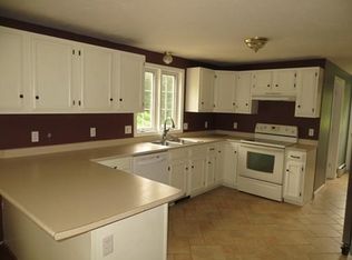 89 Berry Corner Rd, Charlton, MA 01507