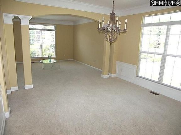 4th image of 3005 Abrams Dr
