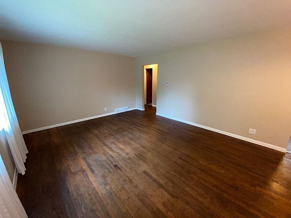 3rd image of 1207 Queenie Ln
