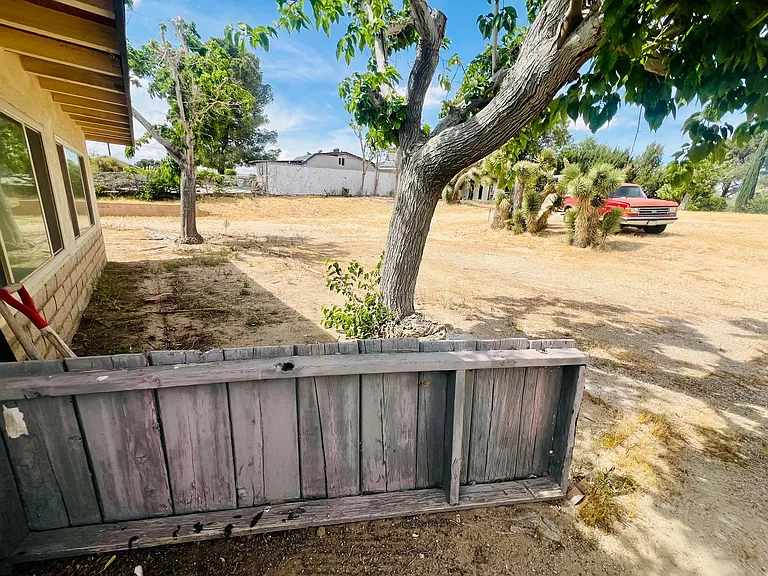 18332 Orange St — Photo 36