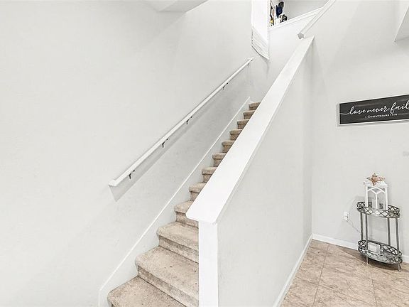 4th image of 19076 Heavenside Ct
