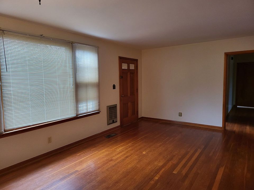 1st image of 4313 Lakeview Dr NW