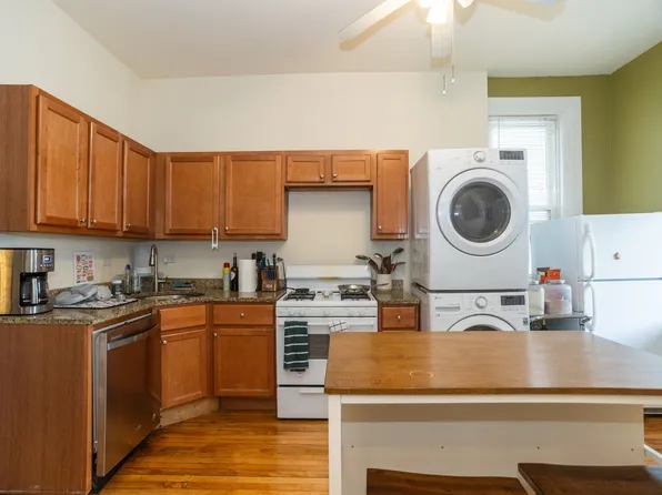 1325 W Barry Ave APT 1F, Chicago, IL 60657