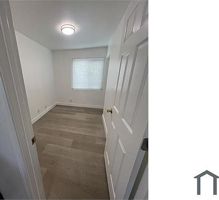 3rd image of 912 Elm Ave