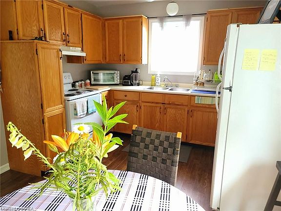 4th image of 817 Cataraqui Woods Dr