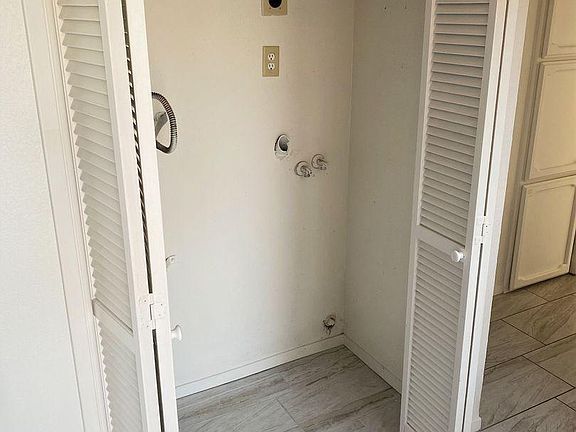 5th image of 1316 Loughborough Dr