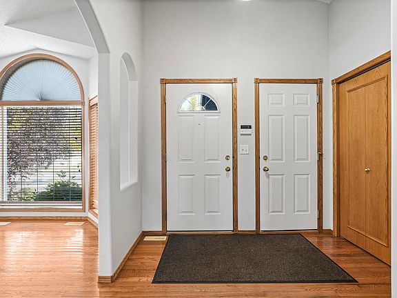 4th image of 16206 84th St NW