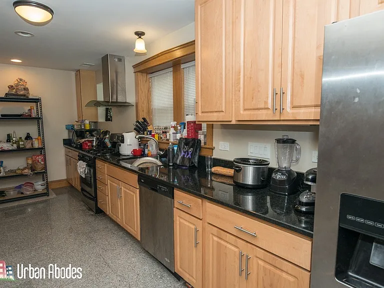 2448 N Campbell Ave #G1 — Photo 2