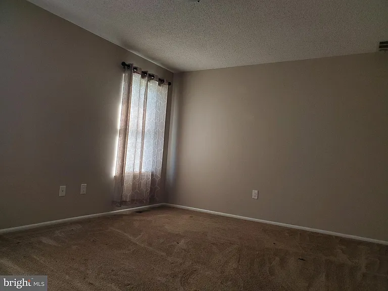 2205 Elberta Ln — Photo 10