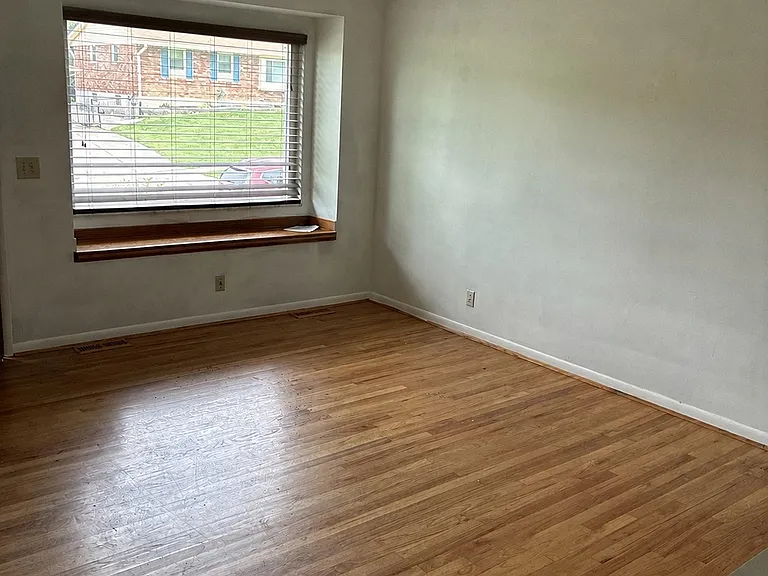 3649 Benhill Dr — Photo 2