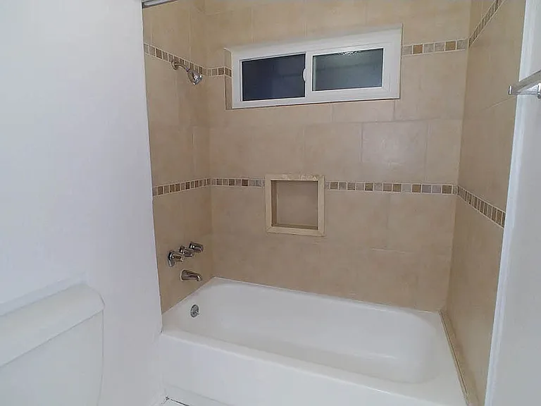 Five Star Suites — Photo 39