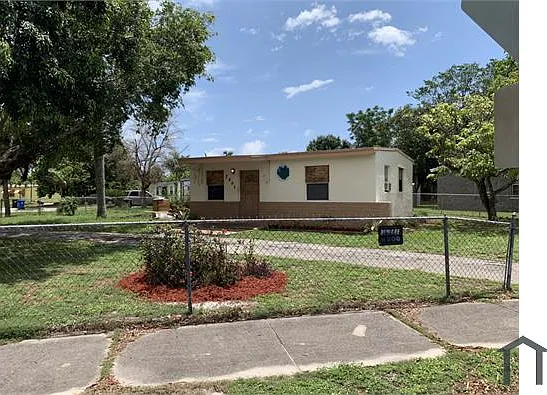 2495 NW 17th St — Photo 3
