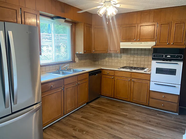 11507 Manchester Ave — Photo 6