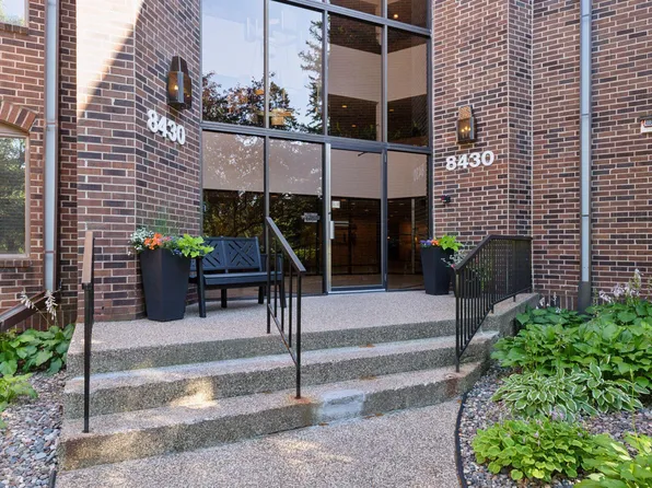 8430 Pennsylvania Rd APT 106, Bloomington, MN 55438