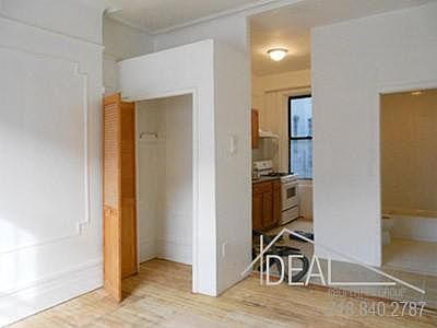 3rd image of 580 Park Pl