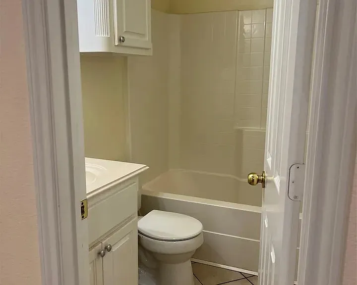 1408 California Pkwy N — Photo 8