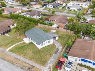 8831 SW 43rd St, Miami, FL 33165