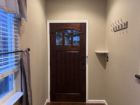 5th image of 457 Morales Ct