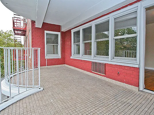 Rented by SW Queens Mezzanine | media 31