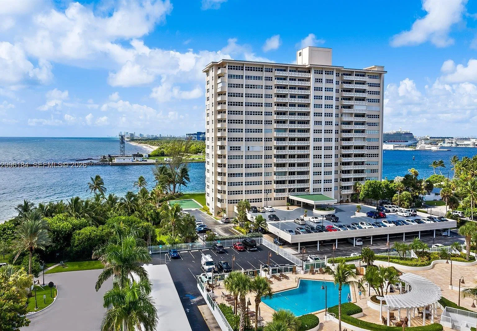 Everglades House Condo — Photo 1