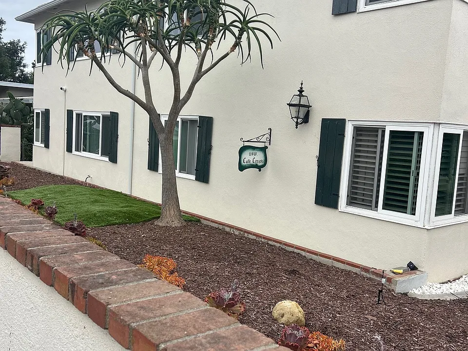 114 W Calle Crespis