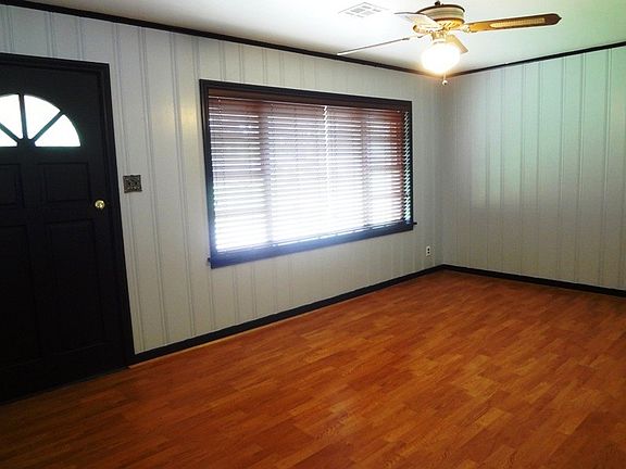 3rd image of 1516 Williams Ave