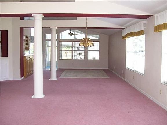 5th image of 9 Villa Lago Ln