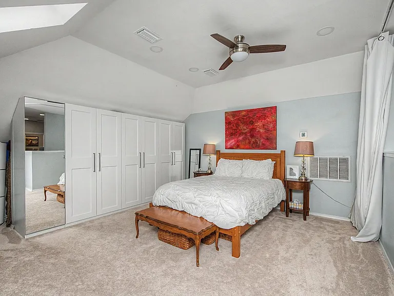 1626 Oakmont Cir — Photo 52