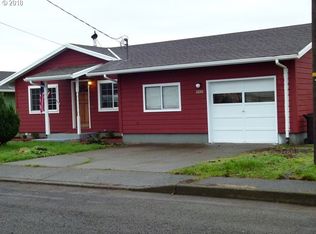 995 9th St, Tillamook, OR 97141