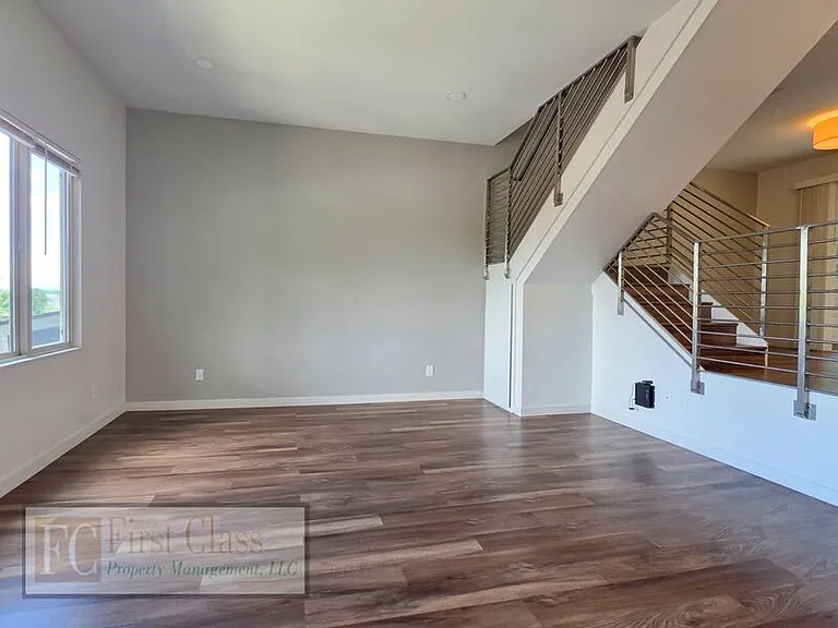 2786 NW Quimby St — Photo 2