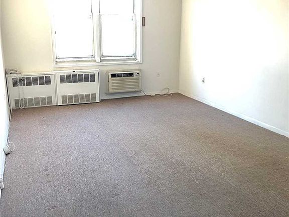 3rd image of 14205 Franklin Ave #7B