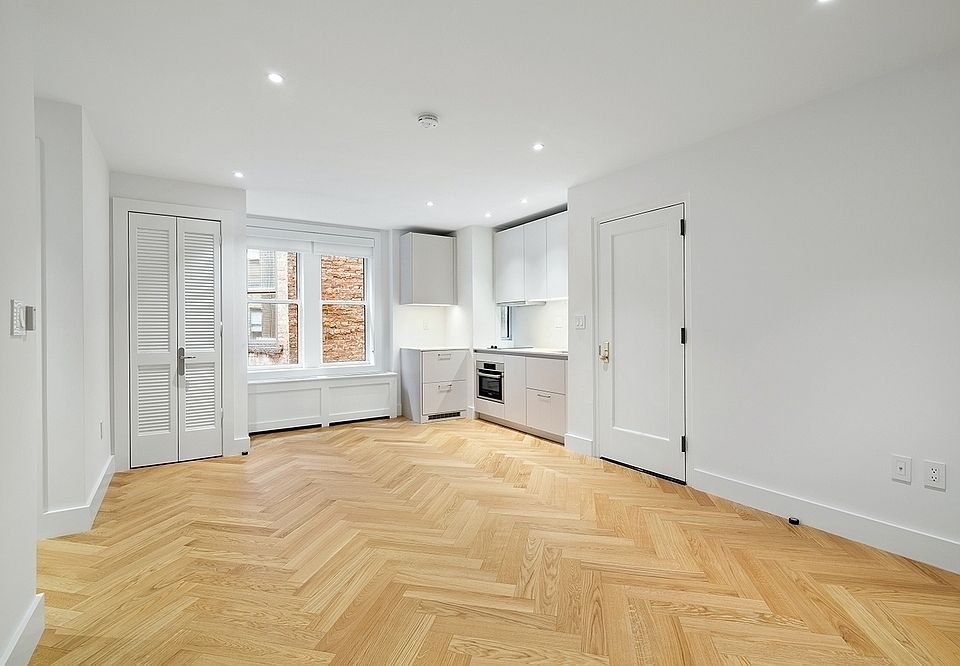 1st image of 220 W 24th St APT 4Q