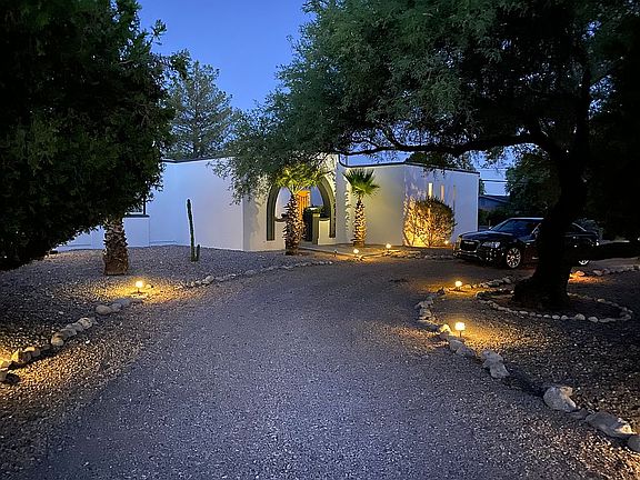 3rd image of 3402 N Calle Largo