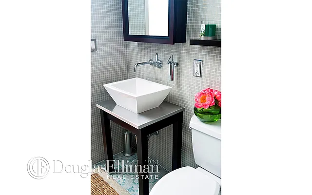 Rented by Douglas Elliman | media 29