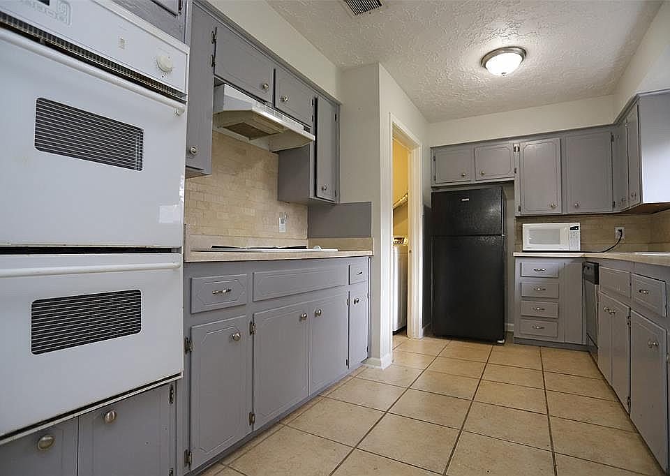 2nd image of 1105 Sandpiper Dr
