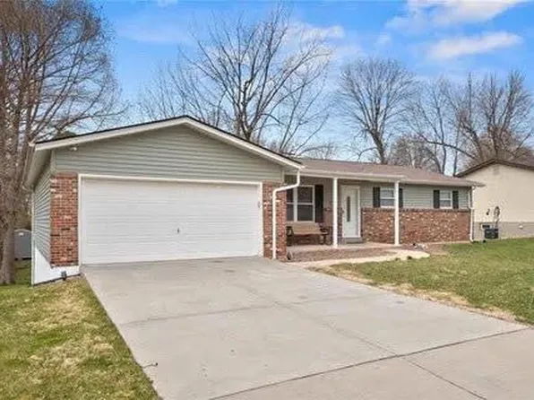 1213 Musket Dr, Saint Charles, MO 63304