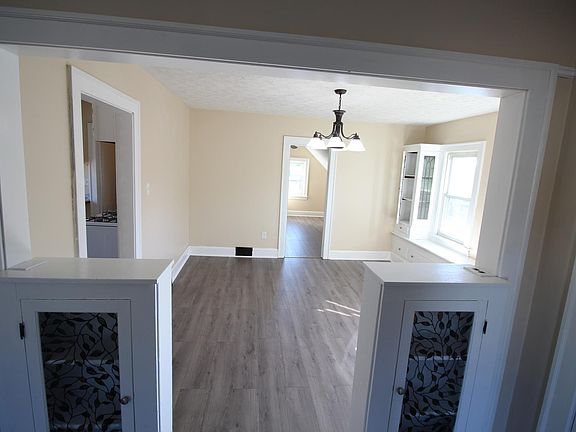5th image of 4209 Stickney Ave #D