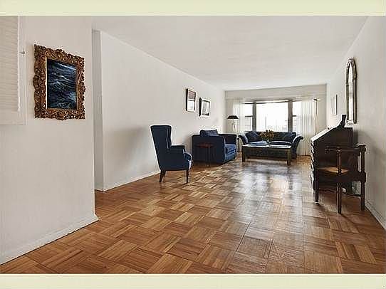 2nd image of 333 E 66th St APT 8M