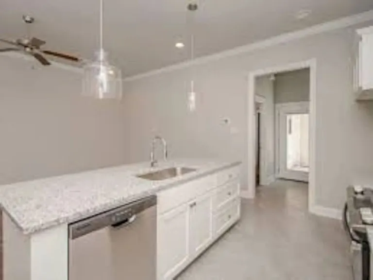 1427 Pelican Club Dr — Photo 2