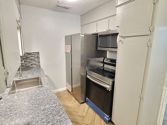 2nd image of 1901 N 10th St #11330185