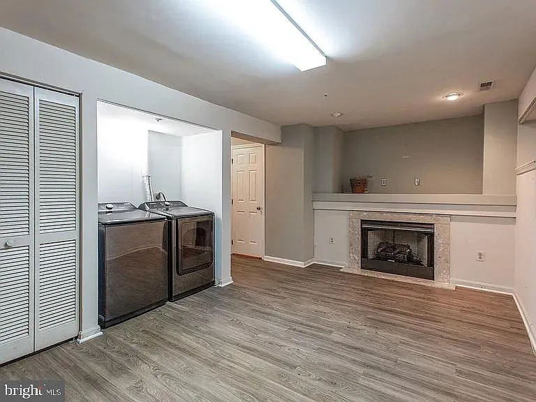 2 bed, 2.5 bath, 1844 sqft, $3,100 — Photo 3