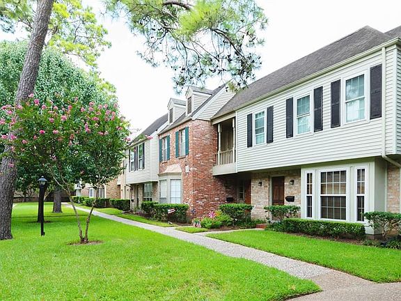 2nd image of 13088 Trail Hollow Dr